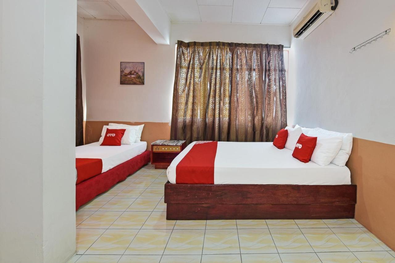 Super Oyo Capital O 90659 Raintown Timbers Hotel Taiping Bagian luar foto