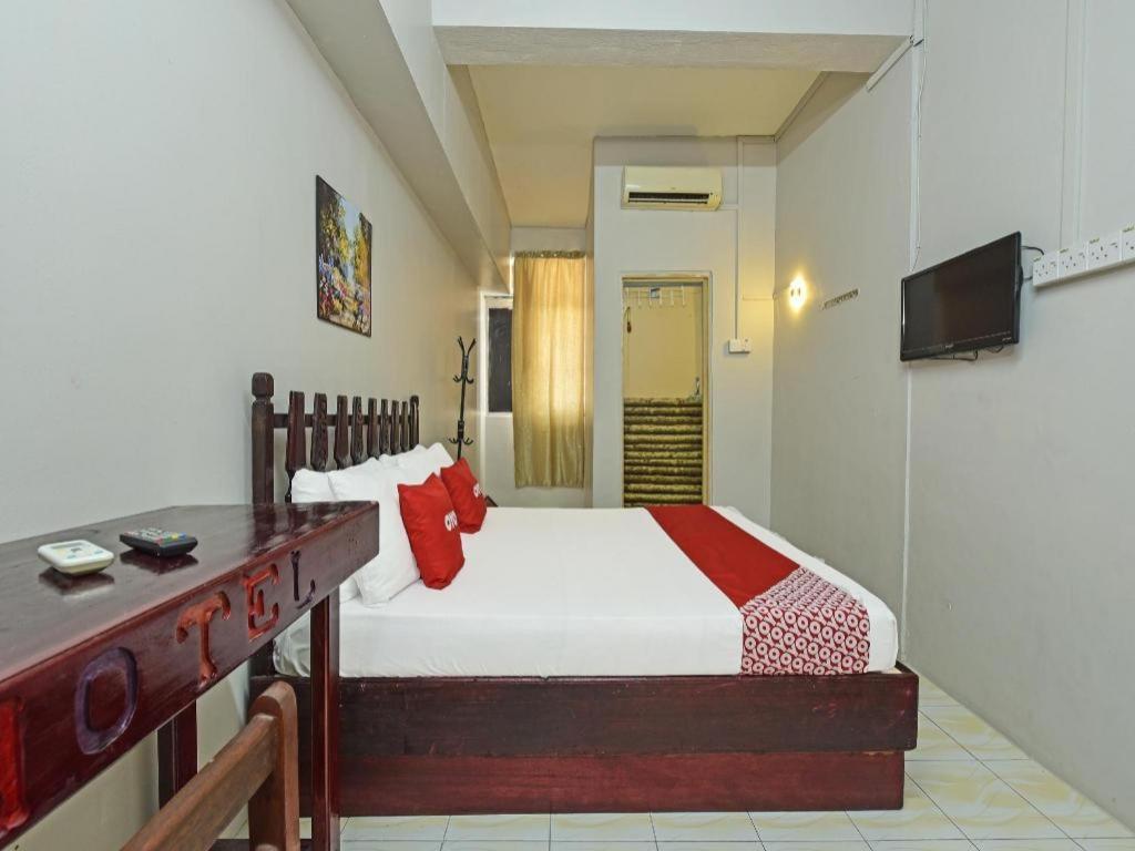 Super Oyo Capital O 90659 Raintown Timbers Hotel Taiping Bagian luar foto